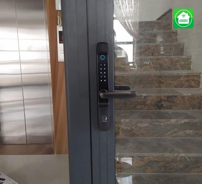 Unicor R500 - BW có thiết kế nhỏ gọn nên sử dụng được hầu hết các loại cửa