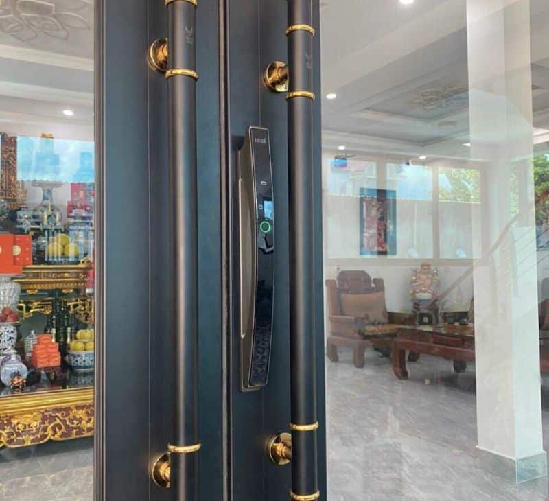 Khóa cửa vân tay Atler YQ01 chuyên dụng cửa nhôm, nhựa, cửa sắt với thiết kế sang trọng